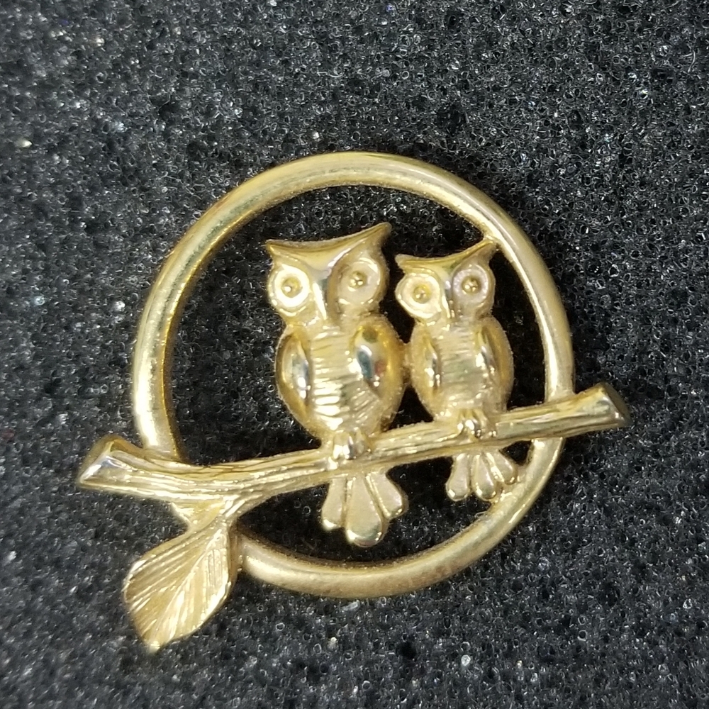 Vintage Avon small owl brooch - Picture 5 of 5